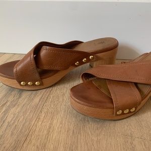 Frye wood and leather sandal size 8